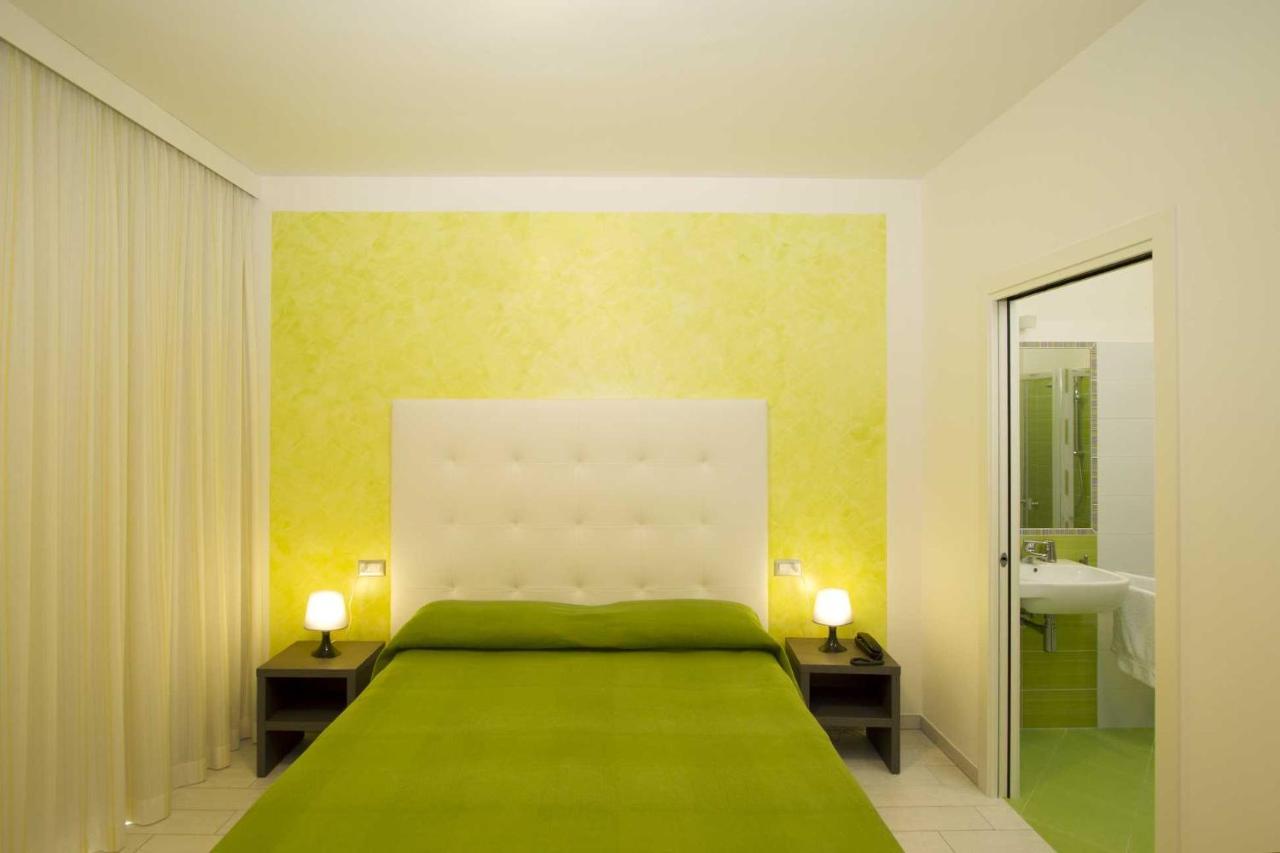 Hotel La Maestra กรอตตัมมาเร ภายนอก รูปภาพ